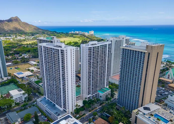 Waikiki Beach Ocean View King Bed & Free Parking